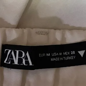 Zara White Gray High Waisted Belt Loop Pleated Front Pockets Mini Shorts Size M thumbnail 4