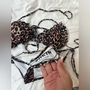SheIn NWT Leopard print tie bikini thumbnail 3