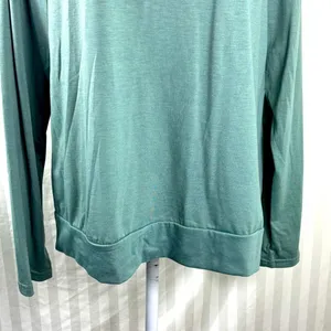 Boutique Green "Social Distancing" Graphic Long Sleeve Top NWOT Women’s XL thumbnail 5