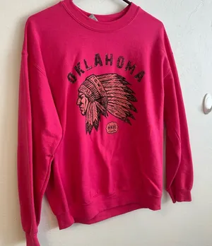Gildan Oklahoma Graphic Pink Crew Neck Sweater thumbnail 1