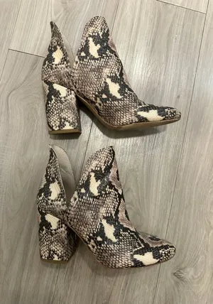 booties thumbnail 2