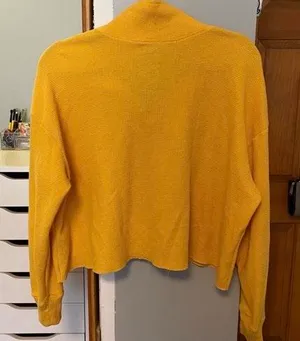 Hollister Cropped Sweater thumbnail 6