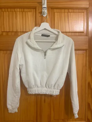 PrettyLittleThing Size Small Cropped White 1/4 Zip Sweatshirt thumbnail 2