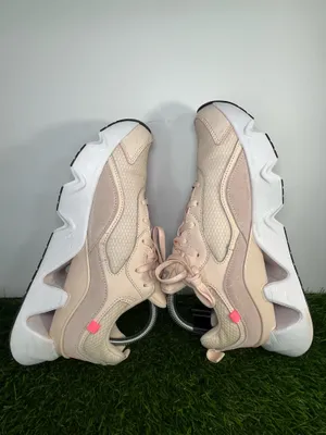 Title: Nike RYZ 365 2 Women’s Sneakers Pink Beige Chunky Casual Shoes Size 9.5 thumbnail 6
