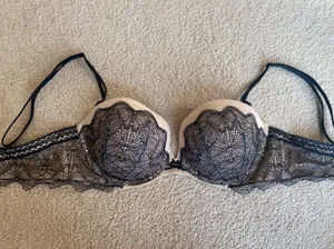 Victoria's Secret Lace Wear Everywhere Bra thumbnail 3