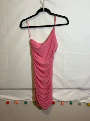 Tight rouged pink formal dress thumbnail 3
