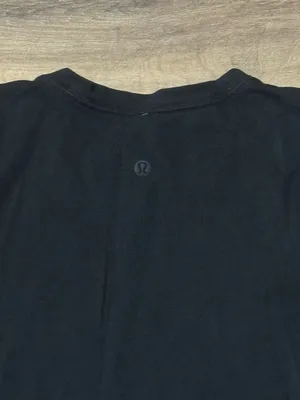 Lululemon Black Long Sleeve Shirt Women’s 4 thumbnail 3