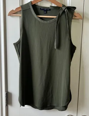Banana Republic | Blouse | *LIKE NEW* thumbnail 1