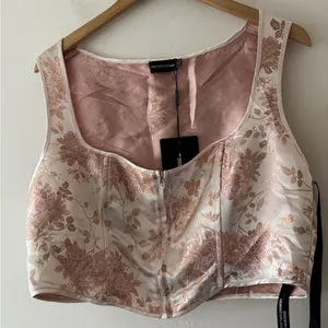 NEW! PrettyLittleThing Pink Satin Oriental Zip Front‎ Corset Crop Top thumbnail 1