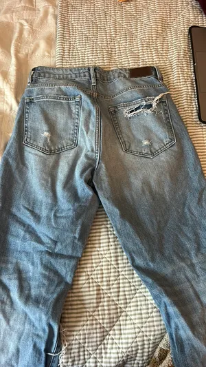 Hidden jeans thumbnail 3
