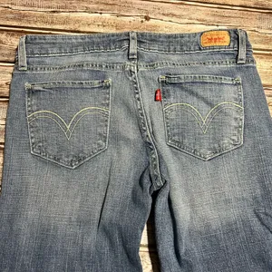 Levi’s 518 Superlow Flare Jeans Women’s Y2K Lowrise thumbnail 5