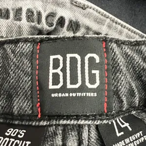 1240 | BDG 90s Bootcut‎ High Waisted Raw Hem Grunge Jeans Washed Black Women 24 thumbnail 5