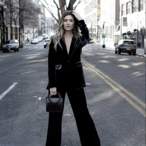 Zara Blogger's Fave Oversized Velvet Blazer in Tobacco Brown X-Small 9342/928 thumbnail 3