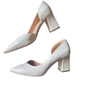 BCBGeneration Sheila Snake Skin Pointy Pump White‎ Sz 6 thumbnail 2