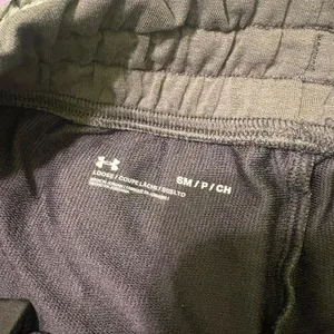 Under Armour grey sweatpants thumbnail 3