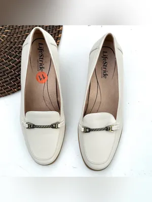 LiftStride Womens Shoes Beige Mini Wedge Loafer Slip On Size 10W thumbnail 3