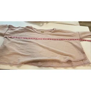 Free Est Free People Pink Raw Hem Cropped Sweatshirt Pullover Medium thumbnail 6