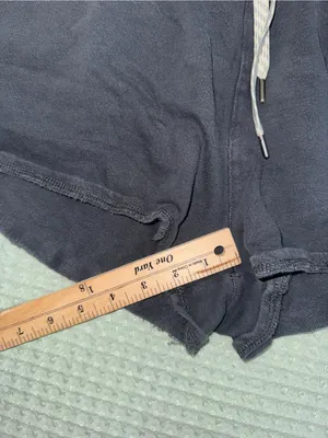 Vuori Women's‎ Drawstring Athletic Shorts size L thumbnail 3