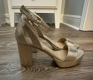 Chinese Laundry Gold Heels thumbnail 2