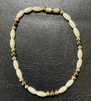 Vintage 1990s Pearl and Gold & Black Beaded Bracelet 7.5” thumbnail 1