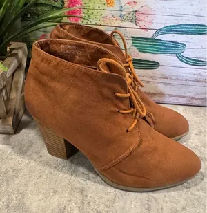 Cato lace-up heeled ankle boots, Size 9 thumbnail 1