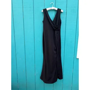 Old Money Black Romantic V Neck Sleeveless Pleated Waist Maxi Evening Gown Dress thumbnail 4
