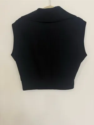 Abercrombie & Fitch Black Sleeveless Half-Zip Cropped Top thumbnail 2