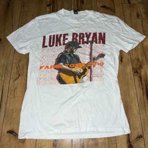 luke bryan t thumbnail 1