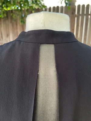 Alice + Olivia AIR by Stacey Bendet 100% silk black blouse minimalist classic SP thumbnail 4
