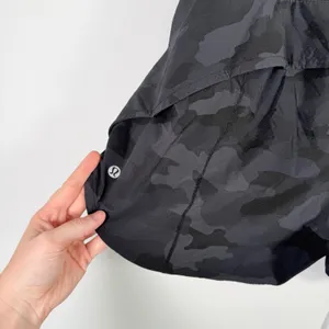 Lululemon Speed Up Short Long 4" Camo Deep Coal Black Athletic Gym Womens 14 thumbnail 4