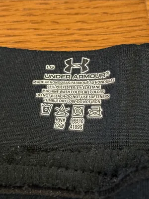 Under Armour | Black Thermal Capri Leggings Base 2.0 Size Large thumbnail 3