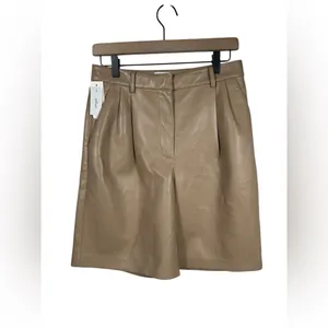 Aritzia Wilfred Vegan Leather Bermuda Shorts 4‎ Taupe Pleated High Rise NWT thumbnail 2