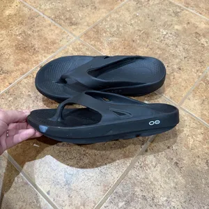 OOFOS The Comfy Ooriginal Men’s 7 Women’s 9 Recovery Black Thong Flip-Flops Slip-On thumbnail 6