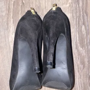 Mari A zip up ankle heel suede bootie - Black. Size 8 NWOB thumbnail 9