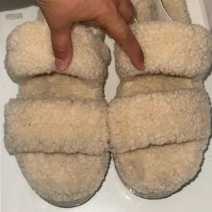 UGG OH FLUFFITA Slide Slippers Sz 10 Sheepskin Upper And Insole Color Natural thumbnail 3