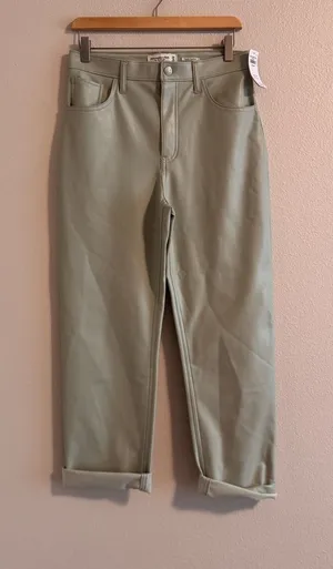 NWT Abercrombie and fitch 90’s straight ultra high rise Jeans in Sage Green thumbnail 1