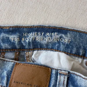 American Eagle 90s Boyfriend Shorts 000 Blue Distressed Highest Rise‎ Denim thumbnail 5