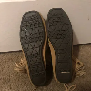 Minnetonka size 7 light brown moccasins thumbnail 5