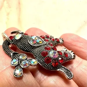 Silver tone rhinestone elephant pendant necklace thumbnail 10