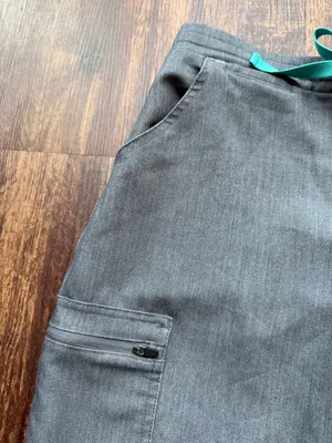 FIGS Women’s Graphite Yola Scrub Pants - Size XS Petite thumbnail 6
