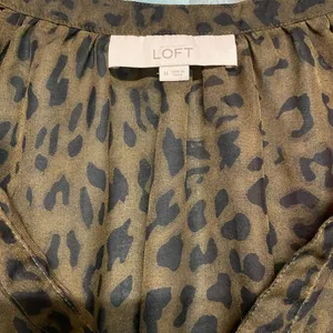 Loft Leopard print  green/black blouse - medium thumbnail 2