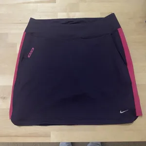 NIKE Golf Tour Performance Dri Fit Skort Skirt Sz Small Purple Pickleball Tennis thumbnail 1