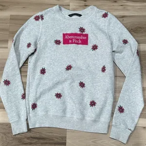 Abercrombie & Fitch Gray Floral Sweatshirt Women’s Small thumbnail 1