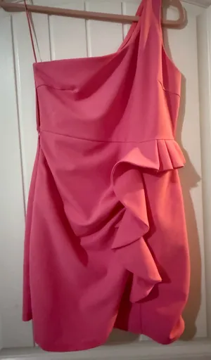 Mini pink cocktail dress Size M thumbnail 1