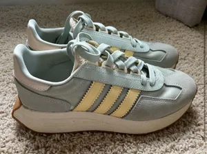 Women’s Adidas Retropy E5 Sneakers thumbnail 2