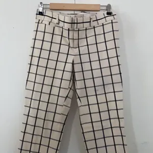 BANANA REPUBLIC plaid pants EUC thumbnail 2