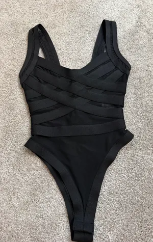 Princess Polly bodysuit  thumbnail 1