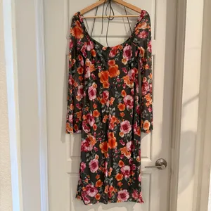Vici Green Floral Fitted Long Sleeve‎ Midi Dress Size Large thumbnail 4