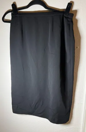 Black dress skirt pleated from elastic back thumbnail 1