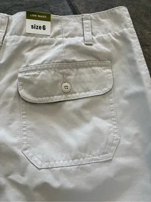 Old Navy Women’s Khaki Low Waist Chino 5” Inseam Shorts 6 NEW thumbnail 7